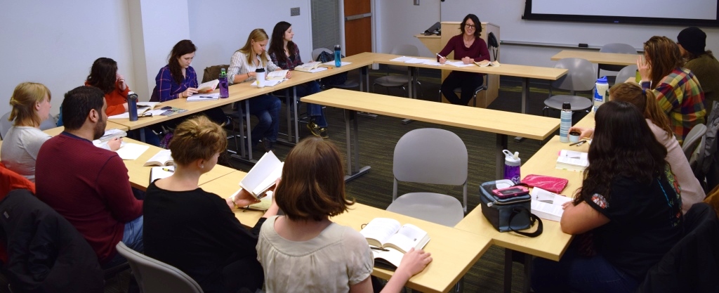 Roze Hentschell discussing a text with her E630C: Special Topics in Literature-Theory and Technique Studies - Space and Place in Literary Studies graduate class