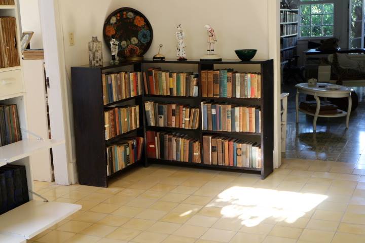 hemingwaysbookshelf
