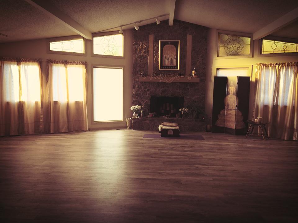 A quiet moment at Root: Center for Yoga and Sacred Studies